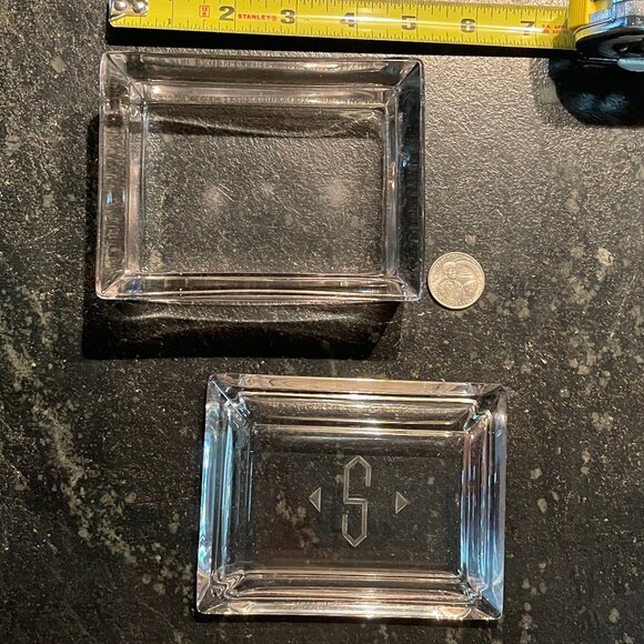 Unique 5" x 4" (Approx.) Crystal Box With "S" Etched on Lid - Picture 4 of 8